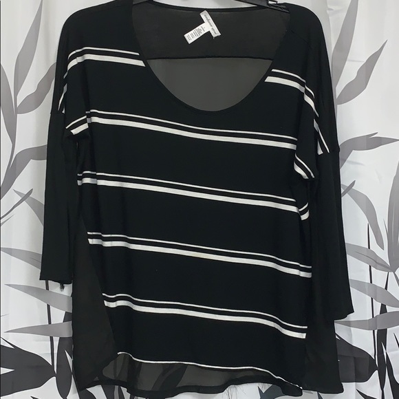 3/4 sheer back top - Picture 1 of 7